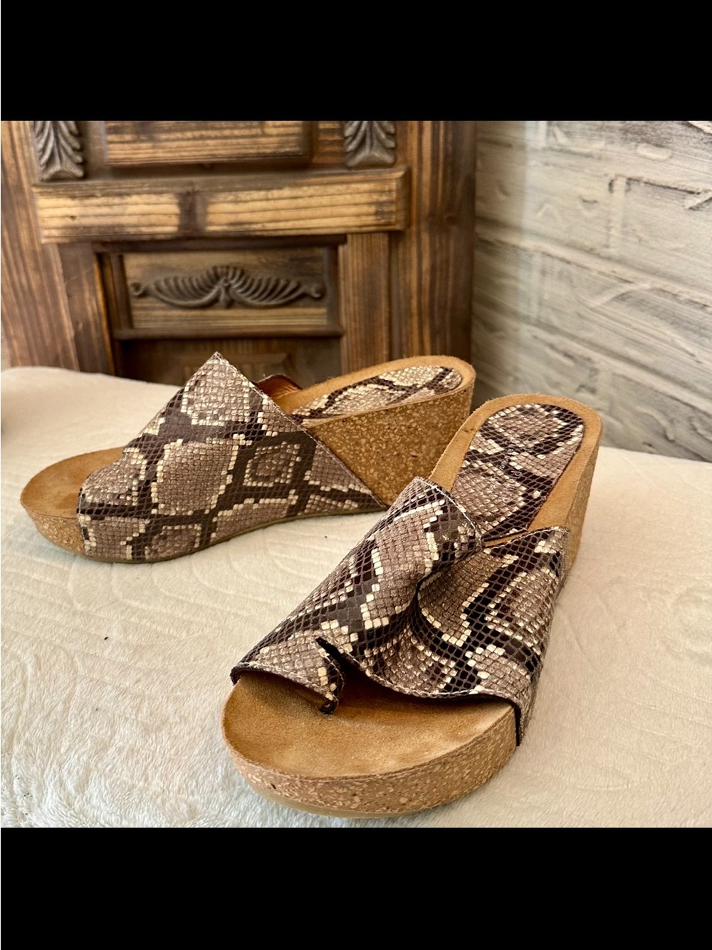 Donald J. Pliner Snake-Print Cork Wedge Slides - Brown/Tan
